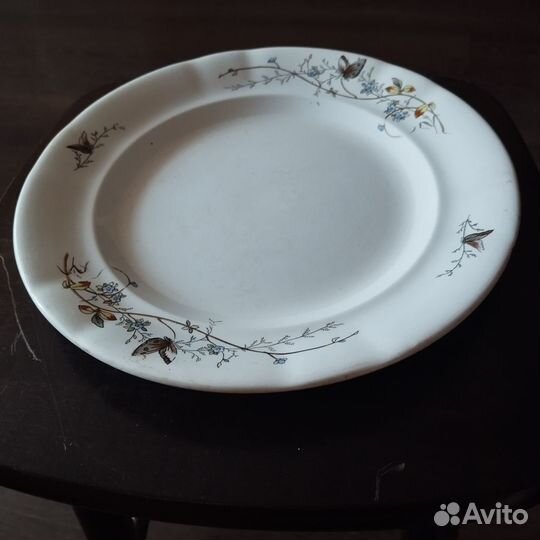 Тарелка. Фабрика И Е Кузнецова на Волхове