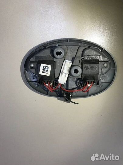 Плафон внутреннего освещения передний