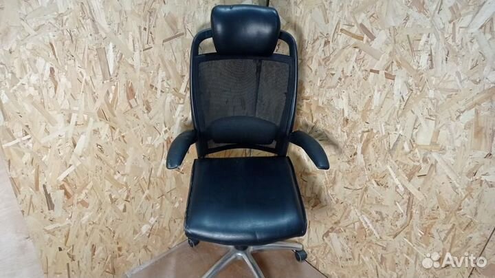Кресло руководителя Chairman Эко-кожа /б/у