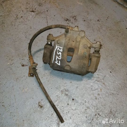 Суппорт передний правый Hyundai Solaris 1-2