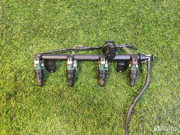 Топливная рампа Renault Clio 2