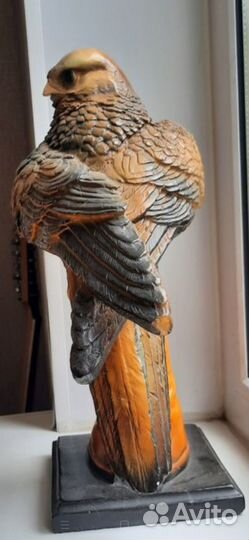 Статуэтка (полистоун)