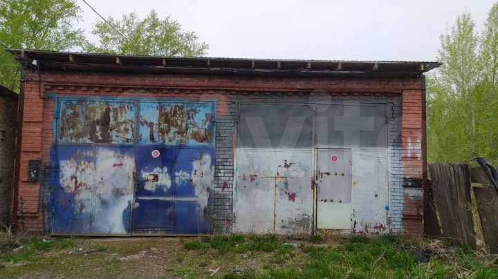 Гараж, > 30 м²