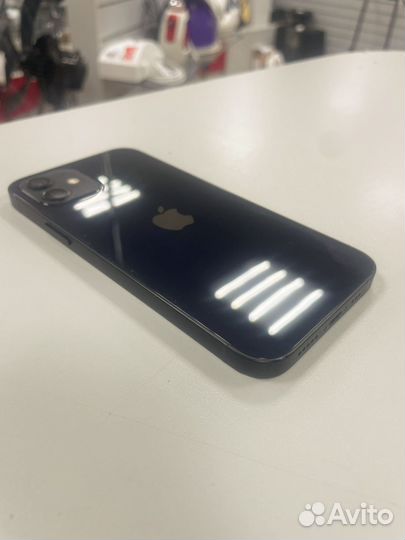 iPhone 12, 64 ГБ