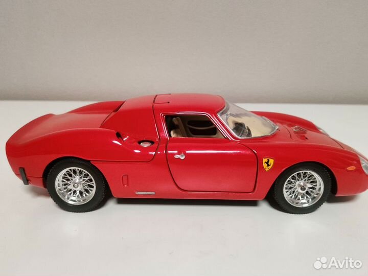Модель 1:18 Bburago Ferrari 250 LM 1965