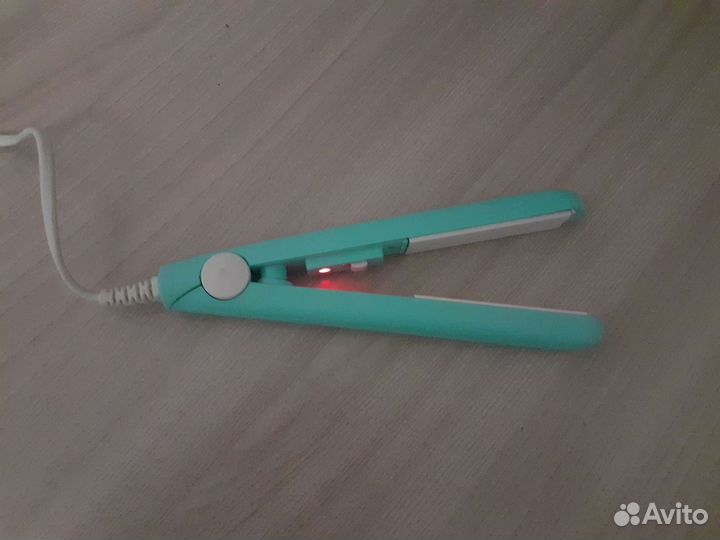 Выпрямитель для волос новый