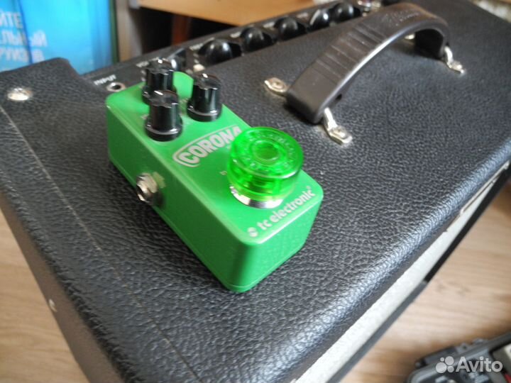 Гитарная педаль хорус TC electronic corona mini