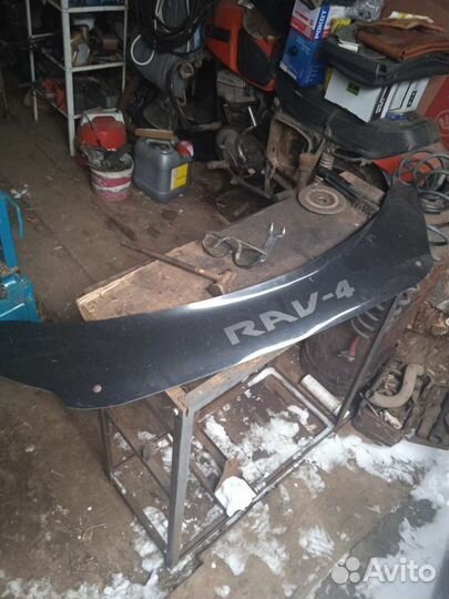 Дефлектор капота(мухобойник) Rav 4