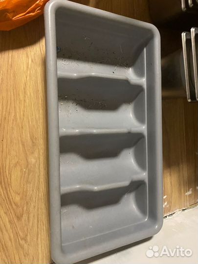 Контейнер для столовых приборов