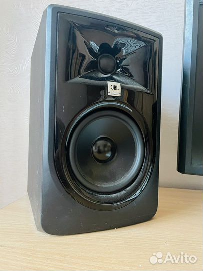 Студийные мониторы jbl 305