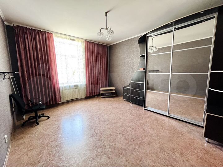 3-к. квартира, 88,3 м², 1/3 эт.