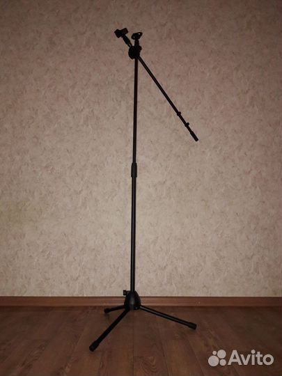 Напольная стойка для микрофона «журавль»