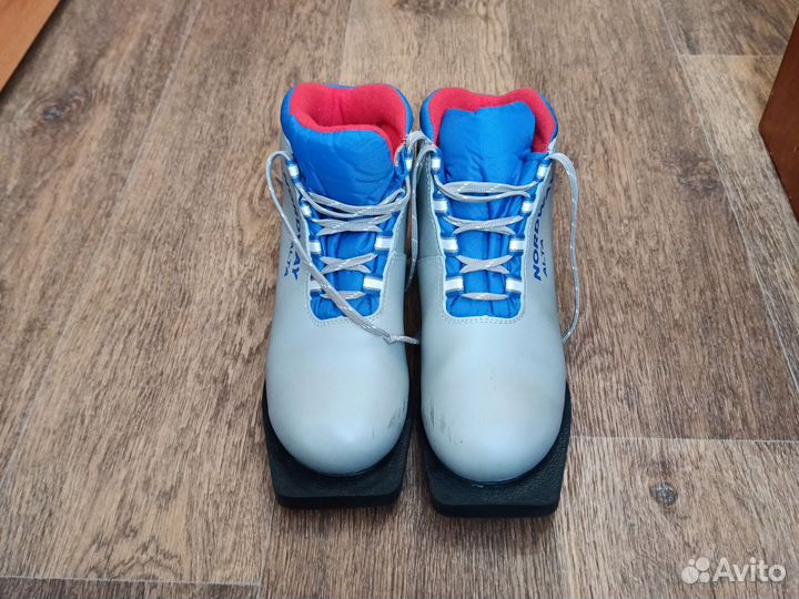 Лыжные ботинки