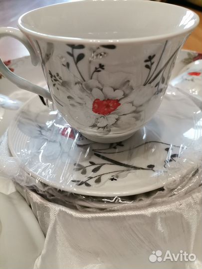 Чайный сервиз новый на 6 персон круглая коробка