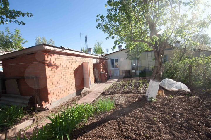 Дом 61 м² на участке 3 сот.