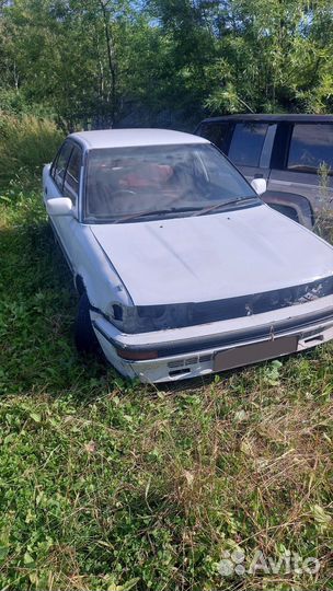 Toyota Corolla, 1990