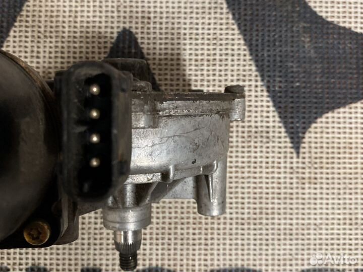 Моторчик стеклоочистителя передний BMW 67638360603