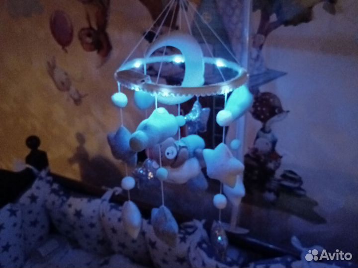 Музыкальный мобиль на кроватку из фетра