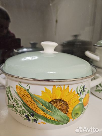 Набор эмалированных кастрюль новый