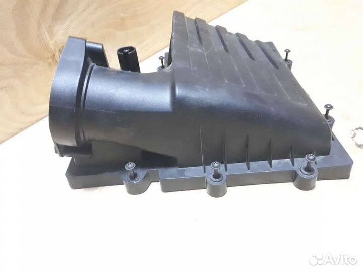 Крышка воздушного фильтра Skoda Octavia (A7) 2