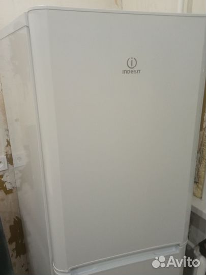 Холодильник indesit