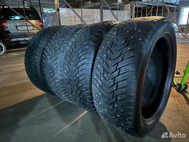 Nokian Tyres Hakkapeliitta 8 SUV 275/45 R21 110T