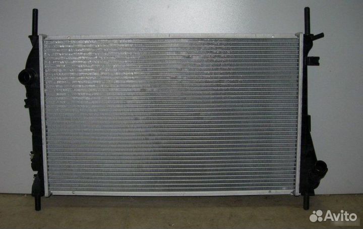 Радиатор охлаждения двигателя Ford Mondeo 2