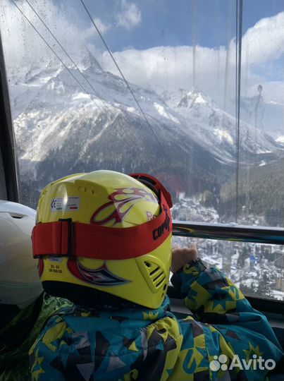 Шлем, лыжи, одежда горнолыжная детская