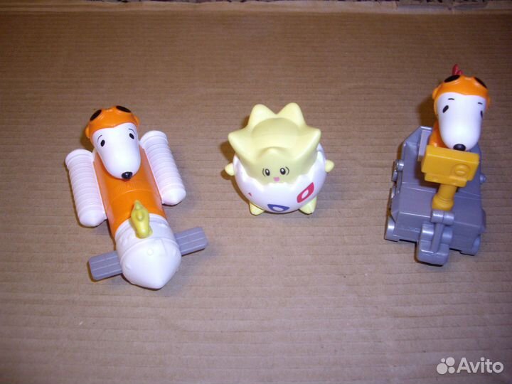 Киндер сюрприз золотые смурфики 2022