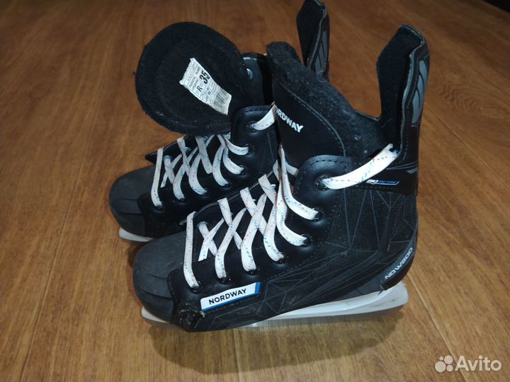 Продам коньки 35 размера