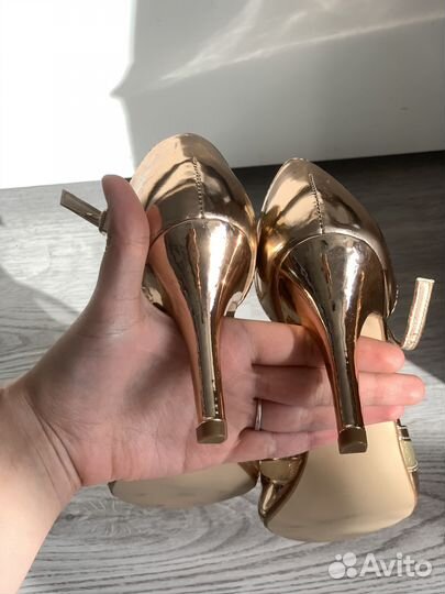 Туфли женские золотые