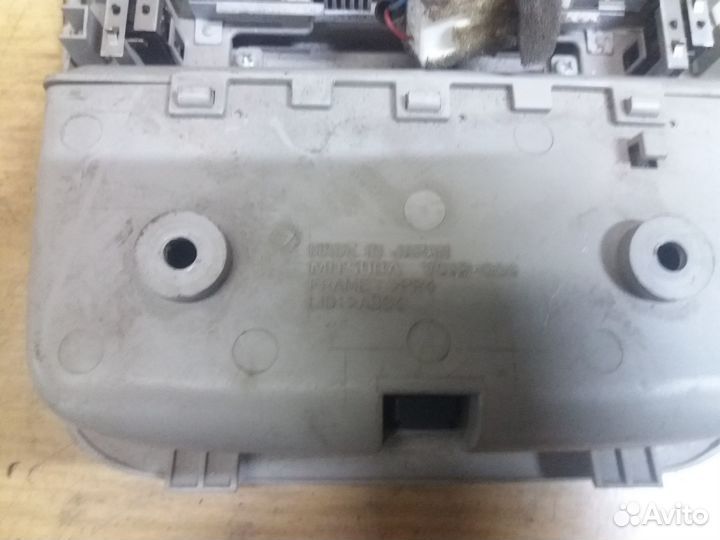 Плафон освещения салона Subaru Outback 2009