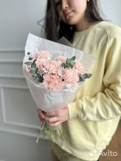 Букет цветов с доставкой гвоздики