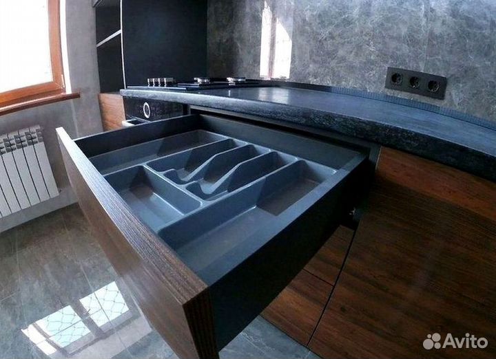 Кухня на заказ. Доставка и сборка