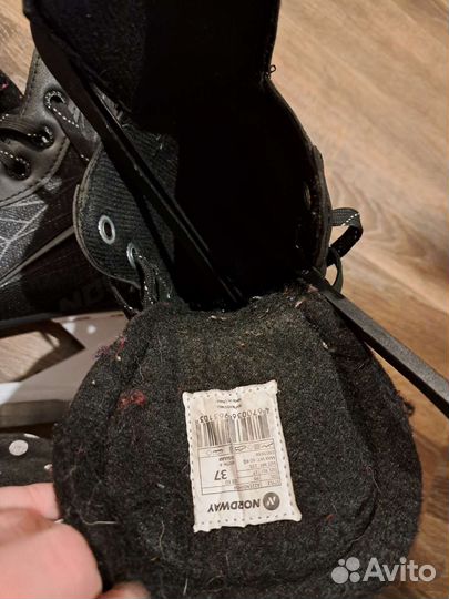 Коньки хоккейные