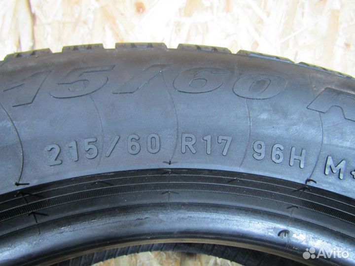 Pirelli Winter Sottozero 210 Serie II 215/60 R17