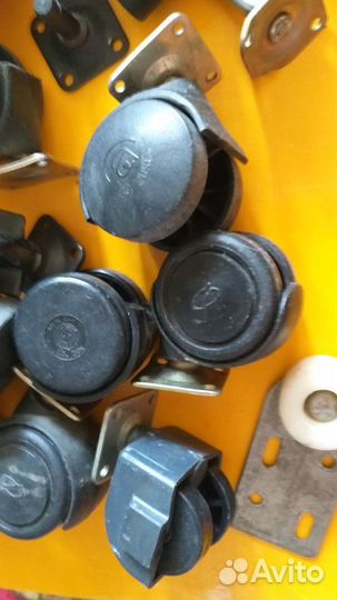 Мебельные колёсики разные