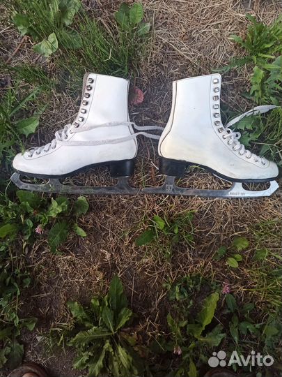 Коньки фигурные для девочки