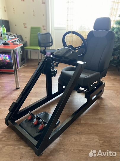 Кокпит для симрейсинга