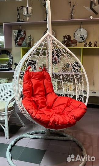 Кресло подвесное из искусственного ротанга