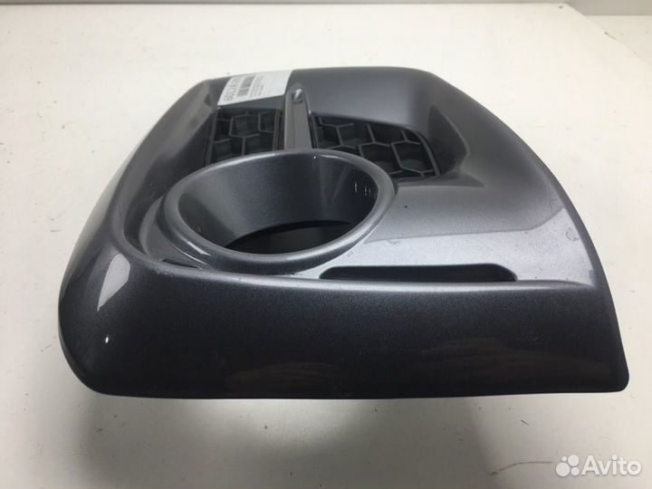 Накладка бампера передняя правая Lexus Lx570