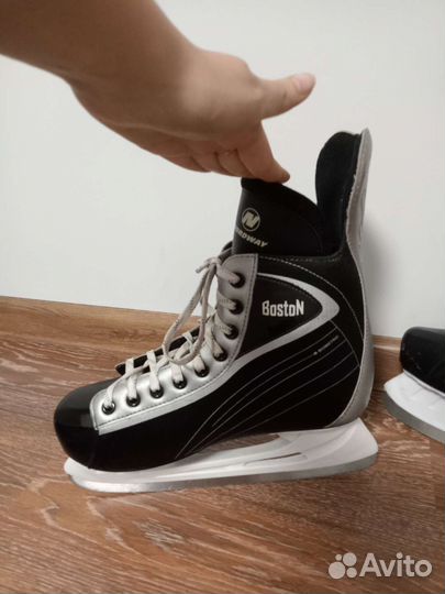 Коньки хоккейные
