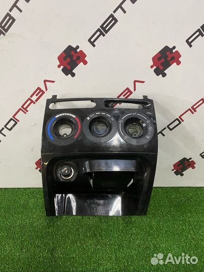 Накладка центральной консоли Geely Mk