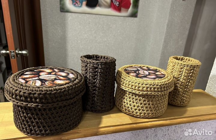 Корзина вязаная с крышкой