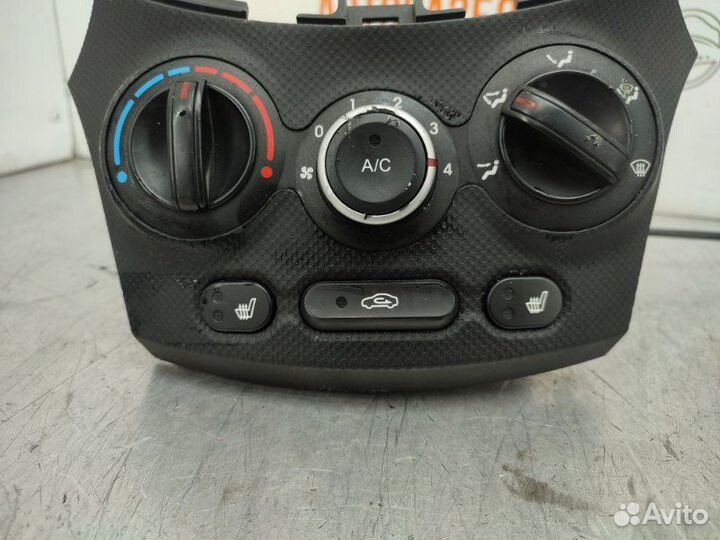 Блок управления кондиционером Hyundai Solaris 1