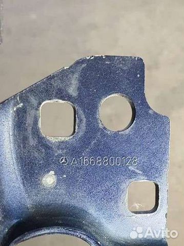 Петля капота mercedes