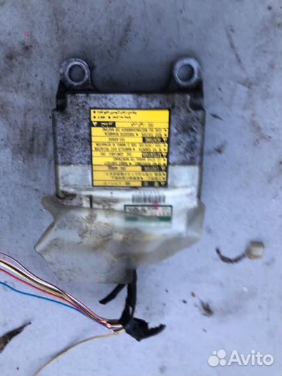 Блок управления подушками Airbag Toyota Rav 4 2000