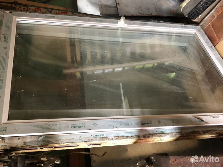 Оконый блок пластиковый в сборе и окно откидное