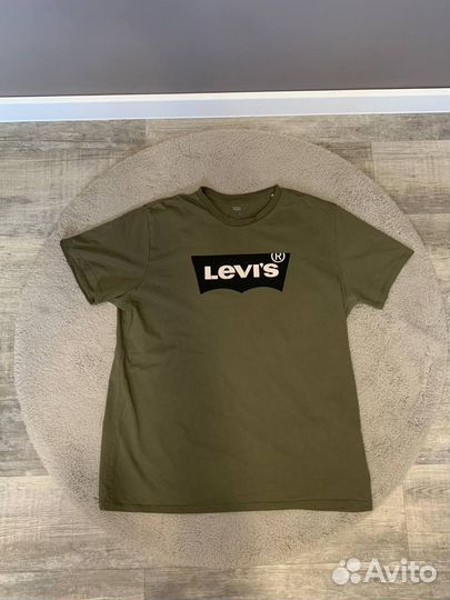 Футболка levis