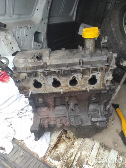 Двигатель на к7м на Лада ларгус 8 клапанный 1.6